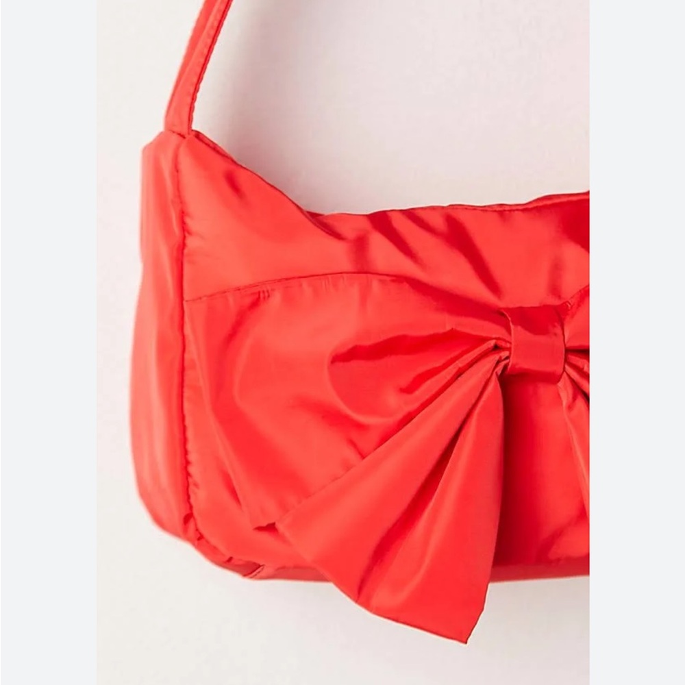 Free People ❤️❣️🎀 Elegant Red Bow Nylon Shoulder Bag NWT - Picture 14 of 14
